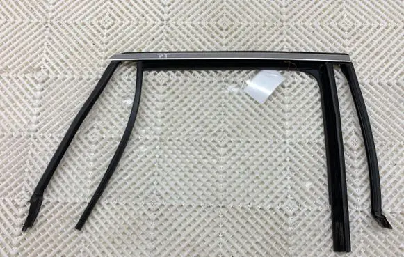 Volkswagen T-Roc Rubber seal front door (on door) 2GA839432