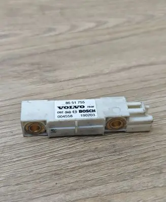 Volvo V70 Airbag deployment crash/impact sensor 8651755 190203 004558