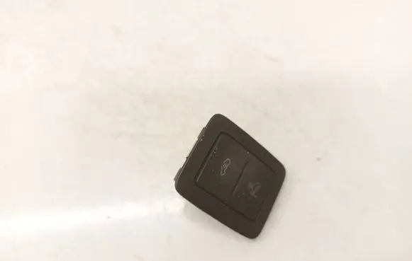 Volkswagen PASSAT B6 Alarm switch 1T0962109