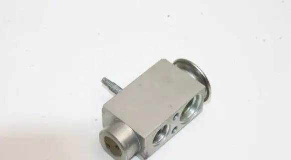 Volvo V60 Air conditioning (A/C) expansion valve 7036866