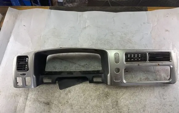 Mitsubishi Pajero Sport I Dashboard trim Mr550067