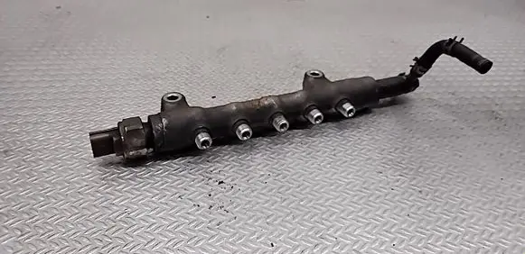 Subaru Forester SH Fuel main line pipe 