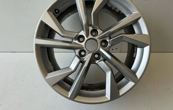 Audi TT TTS RS Mk3 8S R18 alloy rim 8S0601025AN