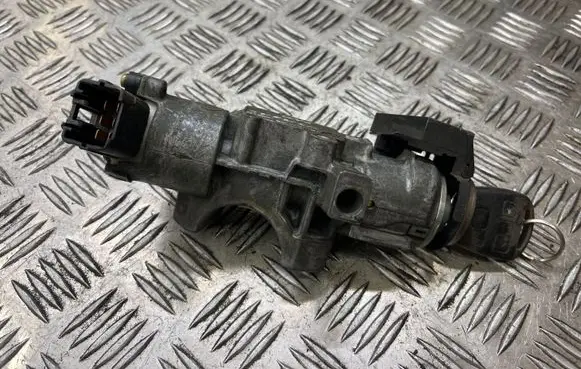 Toyota Avensis T250 Ignition lock 45020504