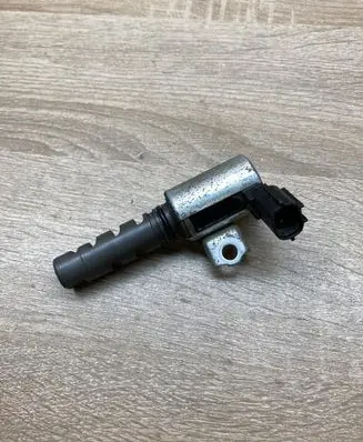 Lexus GS 300 400 430 Camshaft vanos timing valve 1534031020