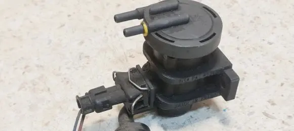 Opel Zafira A Turbo solenoid valve 4715393 09128022 452237