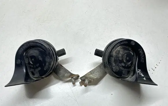 BMW 3 E46 Horn signal 703881157 8379712