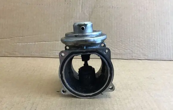 Volkswagen Touareg I EGR valve 07Z131501A 081311014