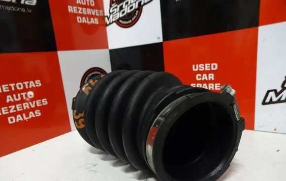 Volvo V70 Turbo air intake inlet pipe/hose BG919C623CB