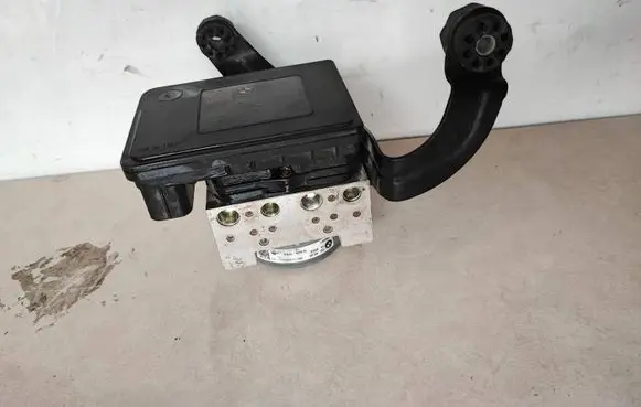 BMW 4 F32 F33 ABS Pump 6891612 6891611