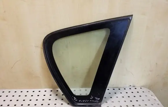 Toyota Corolla Verso E121 Rear side window