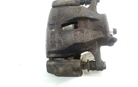 Toyota RAV 4 (XA40) Front brake caliper 4775042091