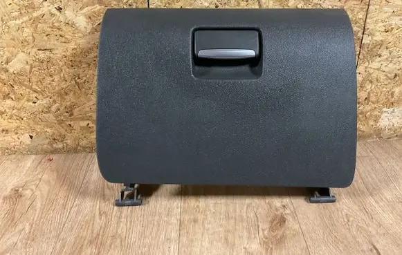 Ford Focus Glove box lid/cover 0937477145