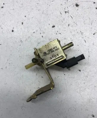 Audi A4 S4 B5 8D Vacuum valve 437906283A