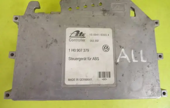 Volkswagen Golf III ABS control unit/module 1H0907379