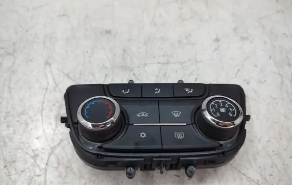 Opel Mokka X Climate control unit 39081561