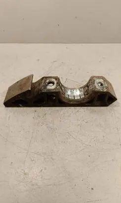 Audi Q7 4L Sway bar bush bracket, front 7L0411063B