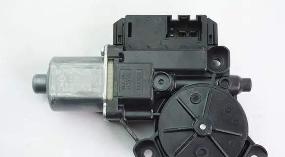Volkswagen Polo V 6R Front door window regulator motor 6R0959801DG 0130822531
