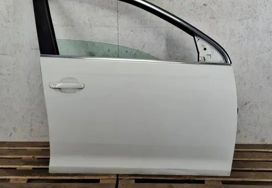 Volkswagen Golf VI Front door 1K5831312