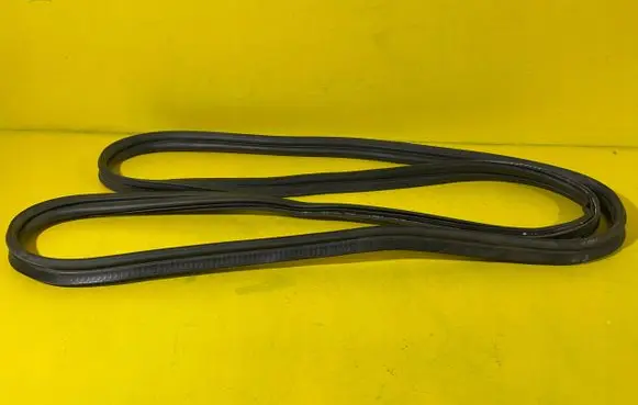 Ford Focus Rubber seal tailgate window/glass 