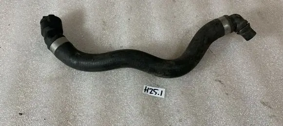 Mercedes-Benz E W211 Engine coolant pipe/hose A2118300496