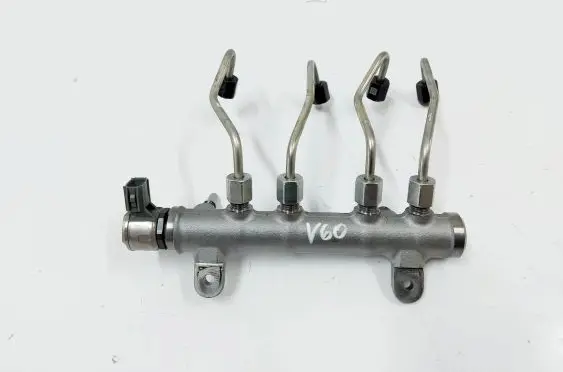 Volvo V60 Fuel main line pipe 31432834