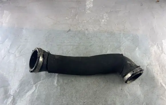 Audi A8 S8 D3 4E Intercooler hose/pipe 4E0145737 4E0145737L