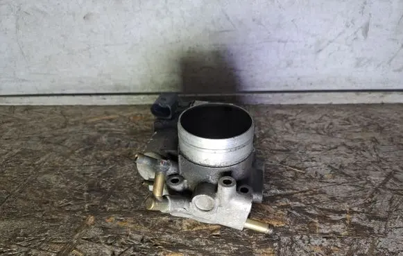 Audi A4 S4 B6 8E 8H Throttle valve 06B133062H