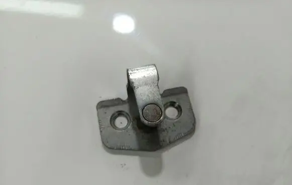 Opel Astra H Rear door lock loop/hook striker 