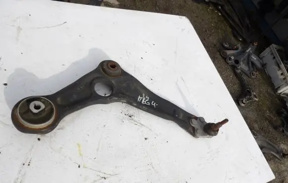 Renault Megane IV Front lower control arm/wishbone
