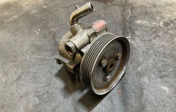 Opel Combo D Power steering pump 51894443 0183B1