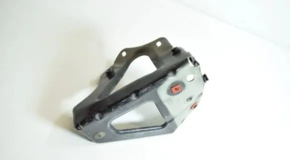 Audi A6 S6 C6 4F Fender mounting bracket 4F0821136A