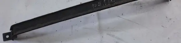 Fuel tank mounting bracket
