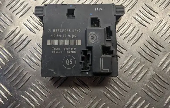 Mercedes-Benz CLS C219 Door control unit/module 2198200226