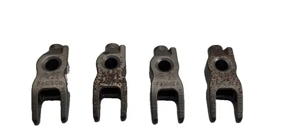 Peugeot 3008 II Fuel Injector clamp holder 9811760780