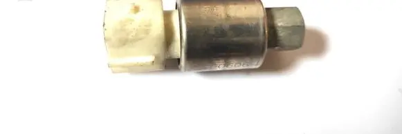 Ford Mondeo Mk III Air conditioning (A/C) pressure sensor 283501