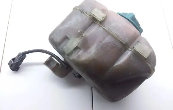 Volvo S80 Coolant expansion tank/reservoir 8634226 8634227