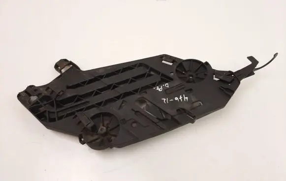 Headlight/headlamp mounting bracket