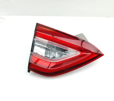 Maserati Levante Tailgate rear/tail lights 670106835