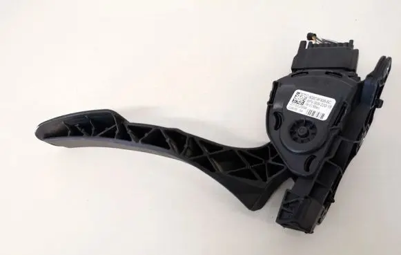Ford Mondeo MK IV Accelerator throttle pedal 6g929f836sc 6g92-9f836-sc
