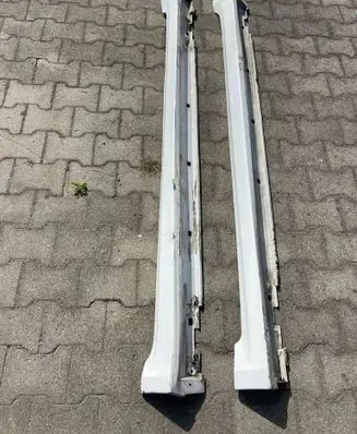 Foot area side trim