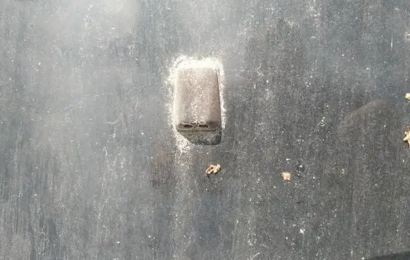 Windshield washer spray nozzle
