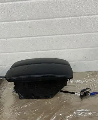 BMW X5 E70 Armrest 0117661 F636