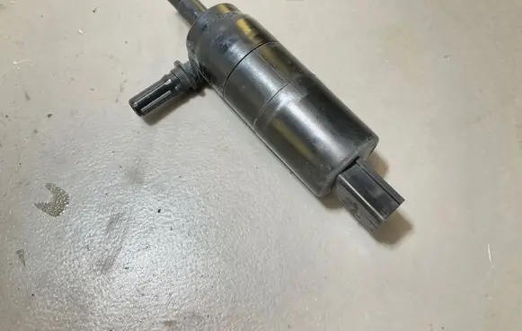 BMW 5 F10 F11 Headlight washer pump 7217792