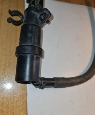 Volkswagen Golf IV Windshield washer spray nozzle 1J0955978