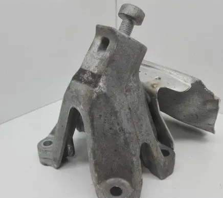 Audi A8 S8 D4 4H Engine mounting bracket 8K0199307BJ