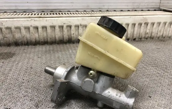 Mercedes-Benz C W202 Master brake cylinder A2024300302