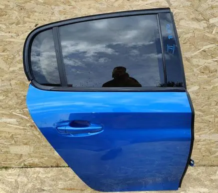 Peugeot 208 II Rear door
