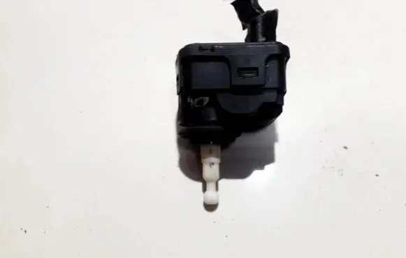Volvo S40, V40 Headlight level adjustment motor 00728232