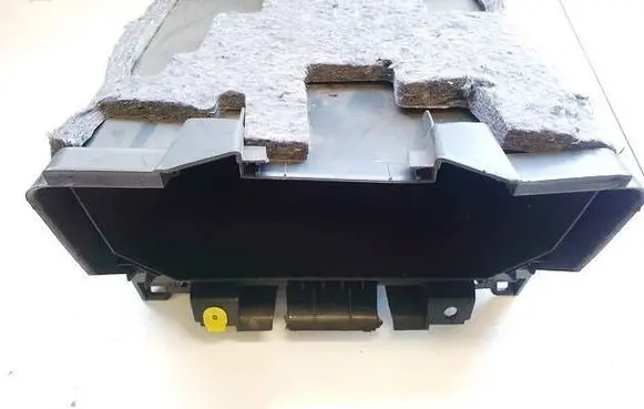 Volvo V50 Glove box 09491937